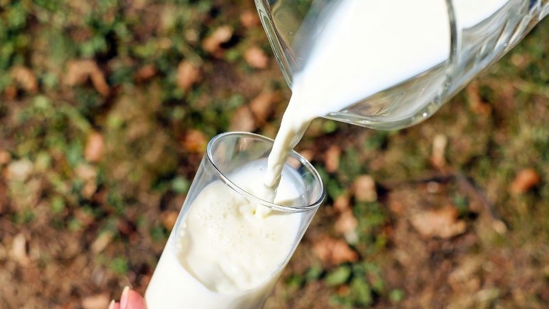 夢占いの秘密を解き明かす！ 牛乳が象徴する意味とは？