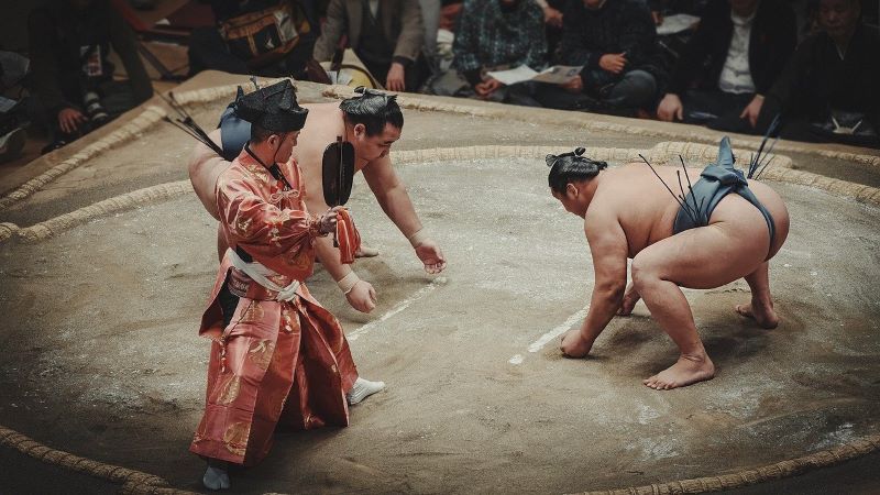 相撲が象徴する意味！ 夢占いでの解釈