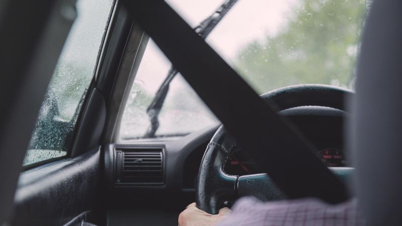 夢占いで読む運転と雨の意味 - 幸運を引き寄せる解釈方法