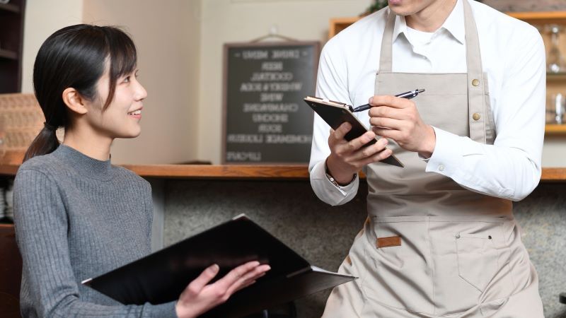 夢占い：うどんを頼む夢の意味とは？幸運の予兆かもしれません！