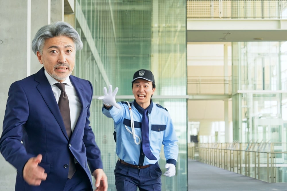 追われる夢の夢占い！意味や心理状態とは？追いかけてくる相手別の解釈も徹底解説