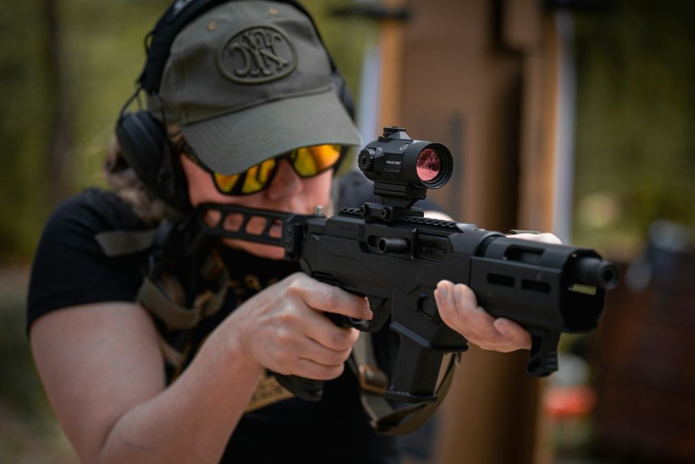 夢占い|銃で撃たれる夢の意味とは?吉夢・凶夢の判断ポイントとシーン別解釈を徹底解説!
